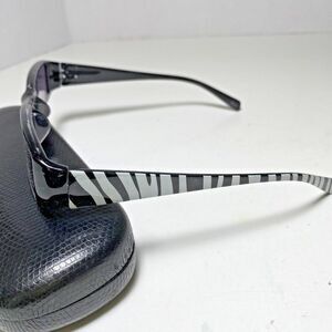 Zebra Reader Sunglasses Faux Pebble Leather Hard Case EUC 2.25 strength